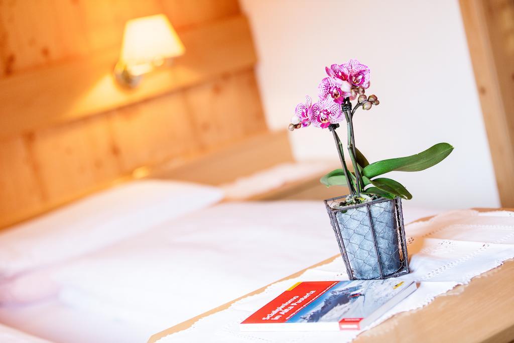 Gasthof Tuscherhof Braies  Room photo